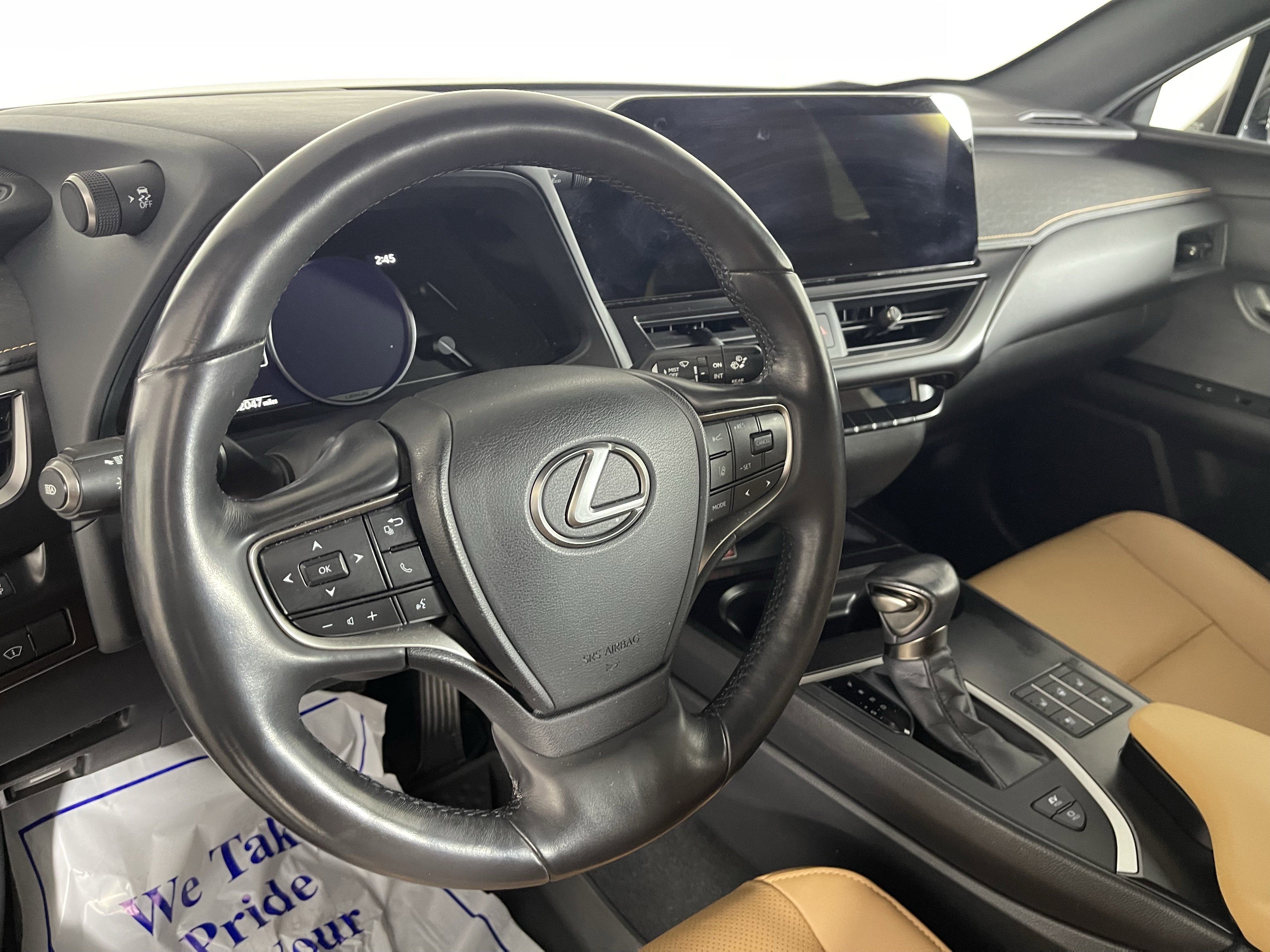 Used 2024 Lexus UX 250h AWD w/ Premium Package image 12