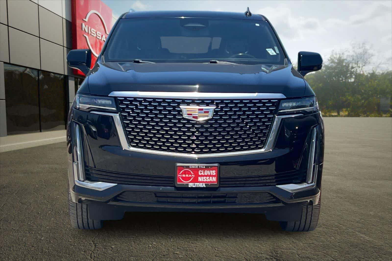 Used 2022 Cadillac Escalade ESV Luxury AWD/4WD image 11
