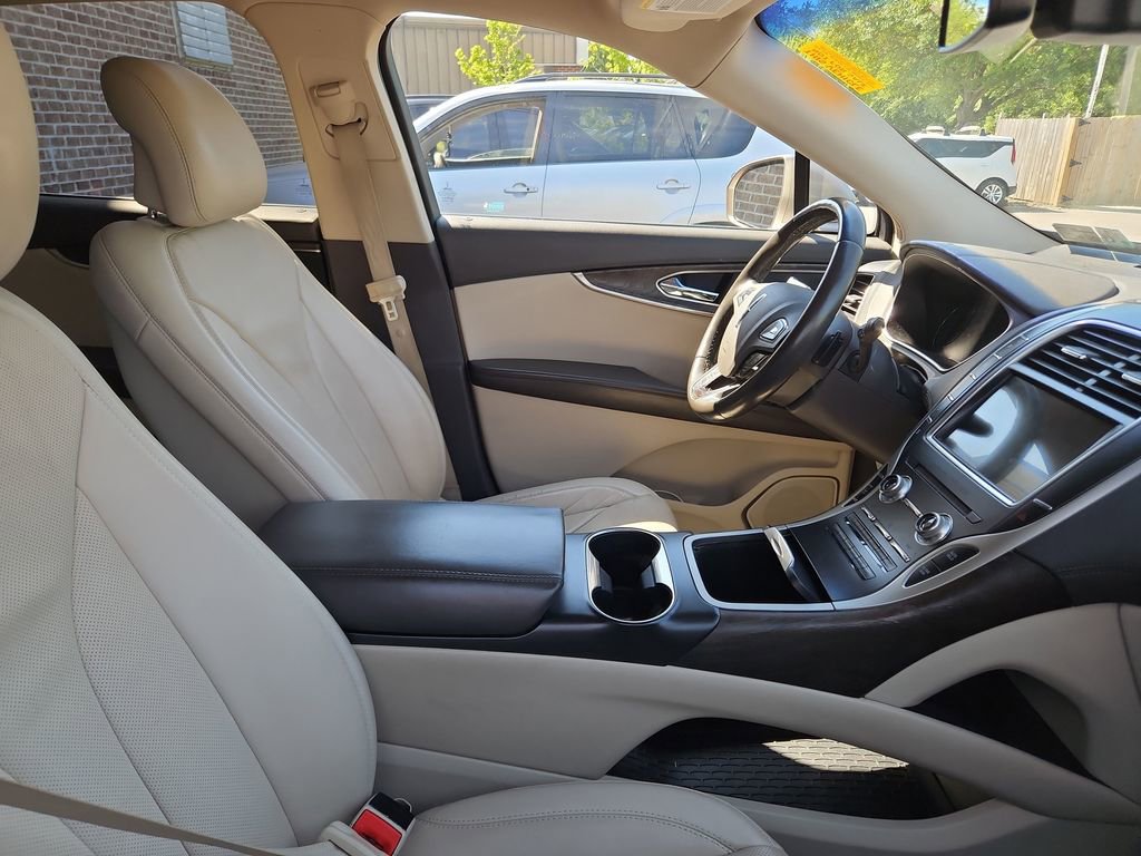 Used 2018 Lincoln MKX Reserve w/ Lincoln MKX Climate Package image 9