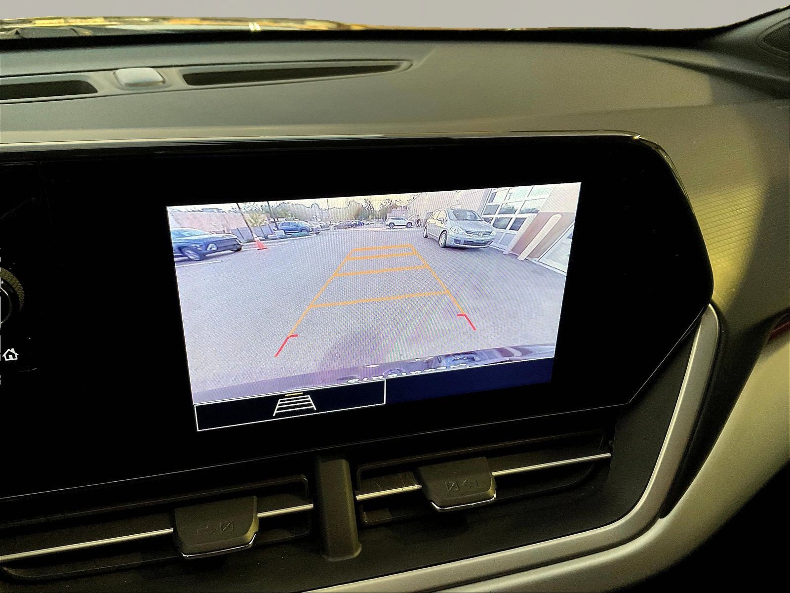 Used 2025 Chevrolet Trax RS w/ Driver Confidence Package FWD image 14