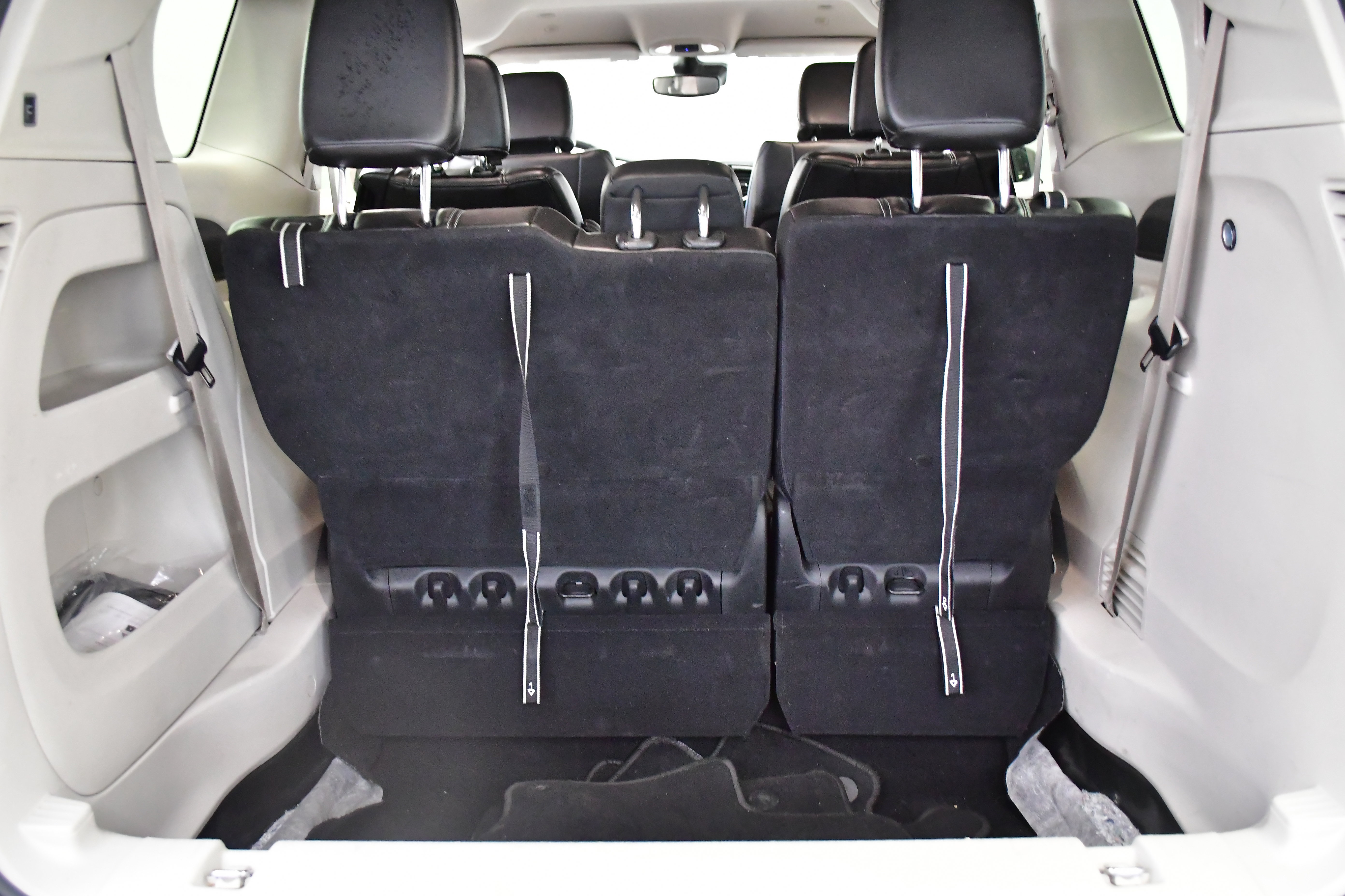 Used 2023 Chrysler Pacifica Touring-L FWD image 8
