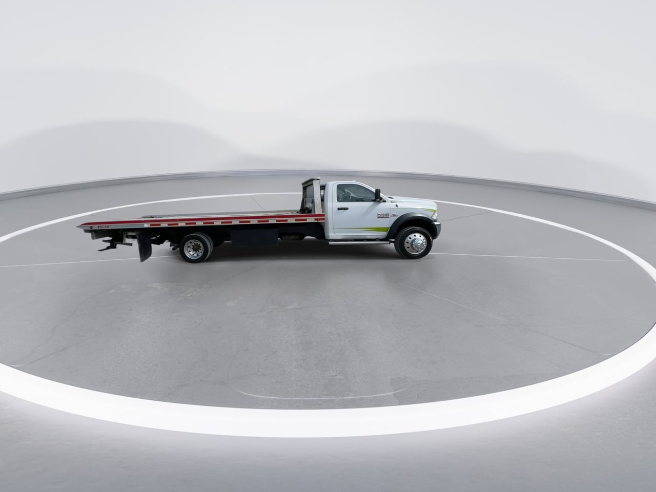 Used 2015 RAM 5500 Tradesman w/ Power & Remote Entry Group AWD/4WD image 4