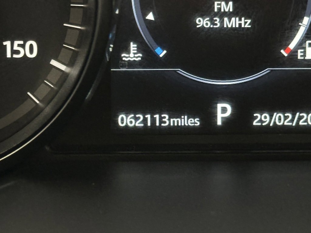 Used 2018 Land Rover Discovery Sport HSE image 19