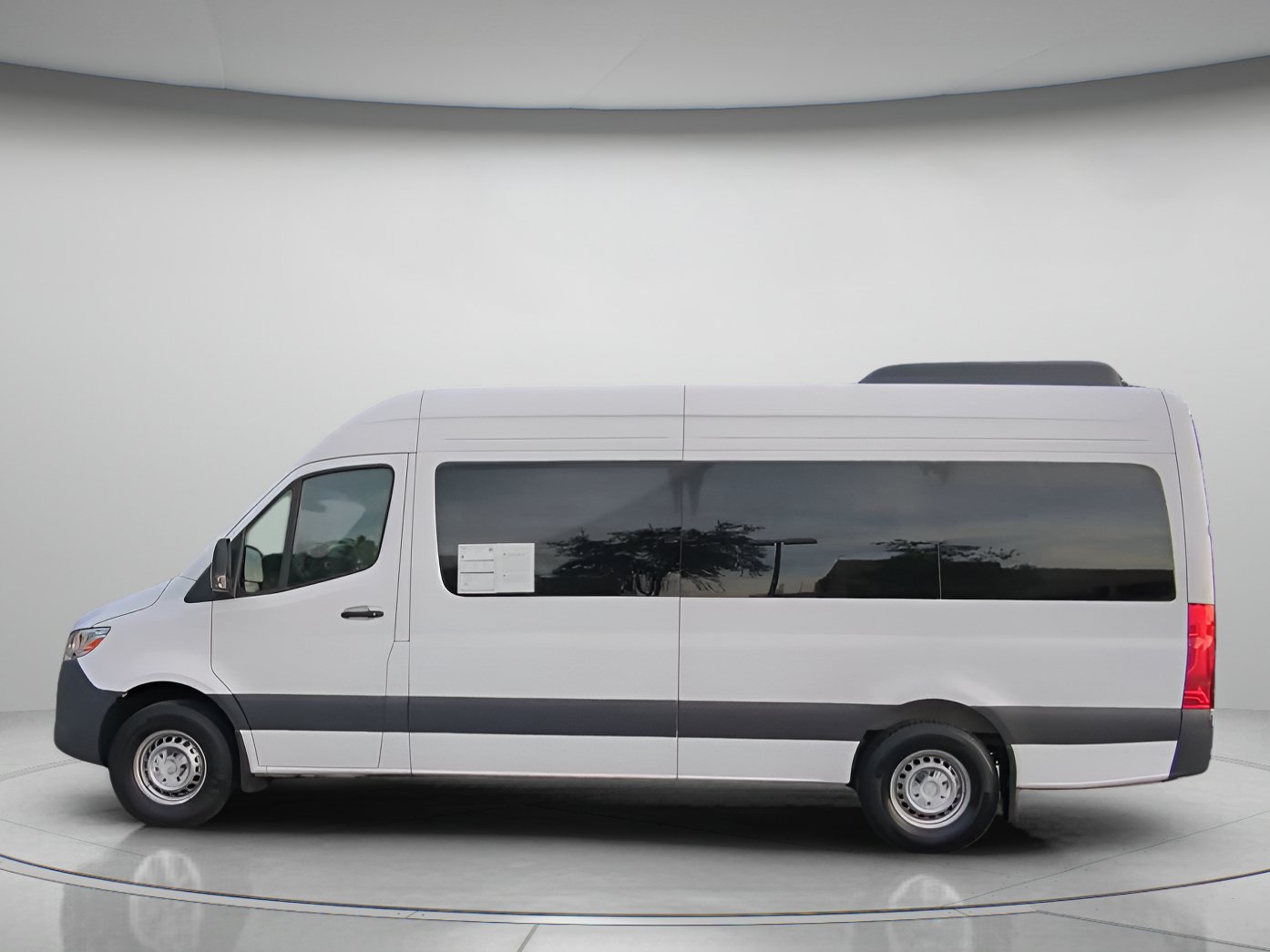 Used 2025 Mercedes-Benz Sprinter 2500 image 18