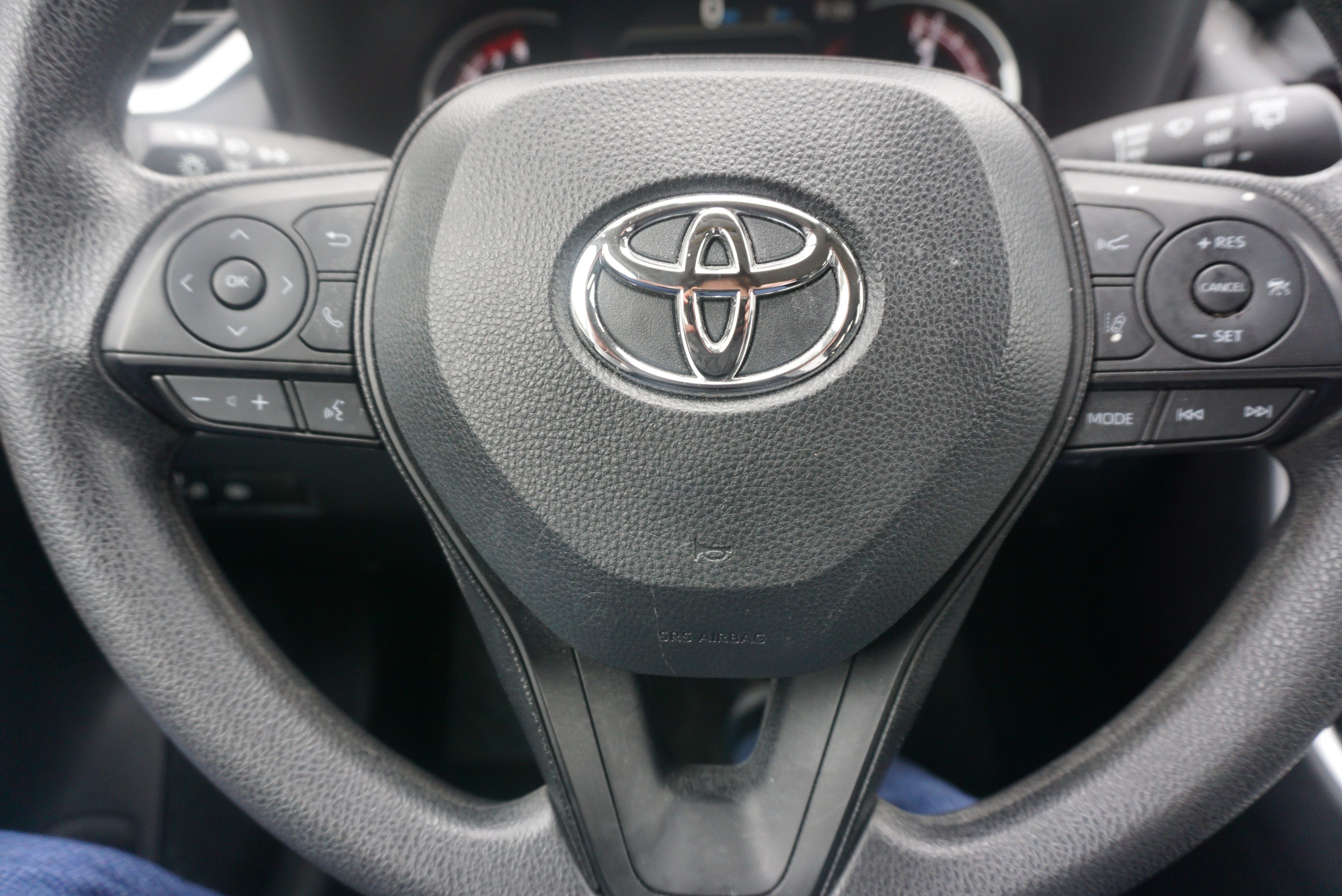 Used 2024 Toyota RAV4 LE image 8