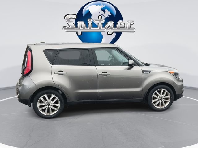 Used 2019 Kia Soul + image 10