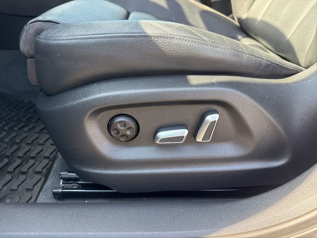 Used 2018 Audi Q3 2.0T Premium Plus w/ Premium Plus Package image 18