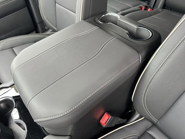 New 2026 GMC Yukon XL Elevation image 21