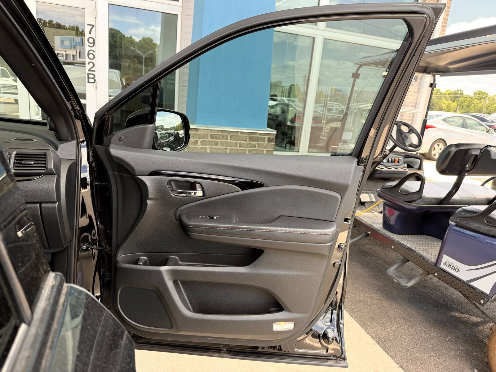 Used 2017 Honda Ridgeline Black Edition image 24