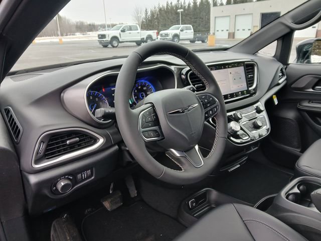 New 2026 Chrysler Voyager LX FWD image 9