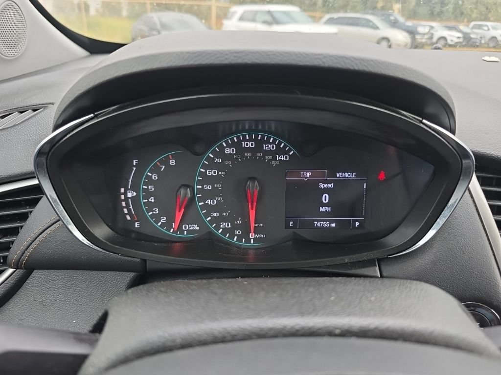 Used 2019 Chevrolet Trax LT w/ LT Convenience Package FWD image 11