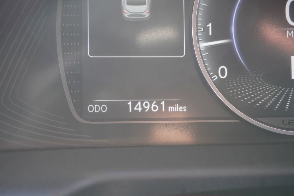 Used 2024 Lexus ES 350 w/ Premium Package FWD image 9