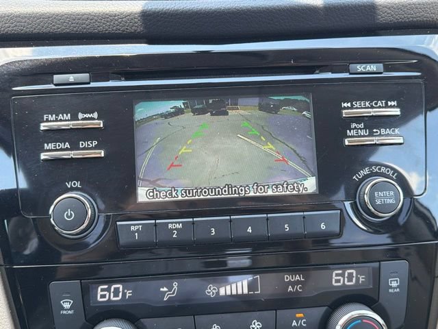 Used 2017 Nissan Rogue SV AWD/4WD image 22