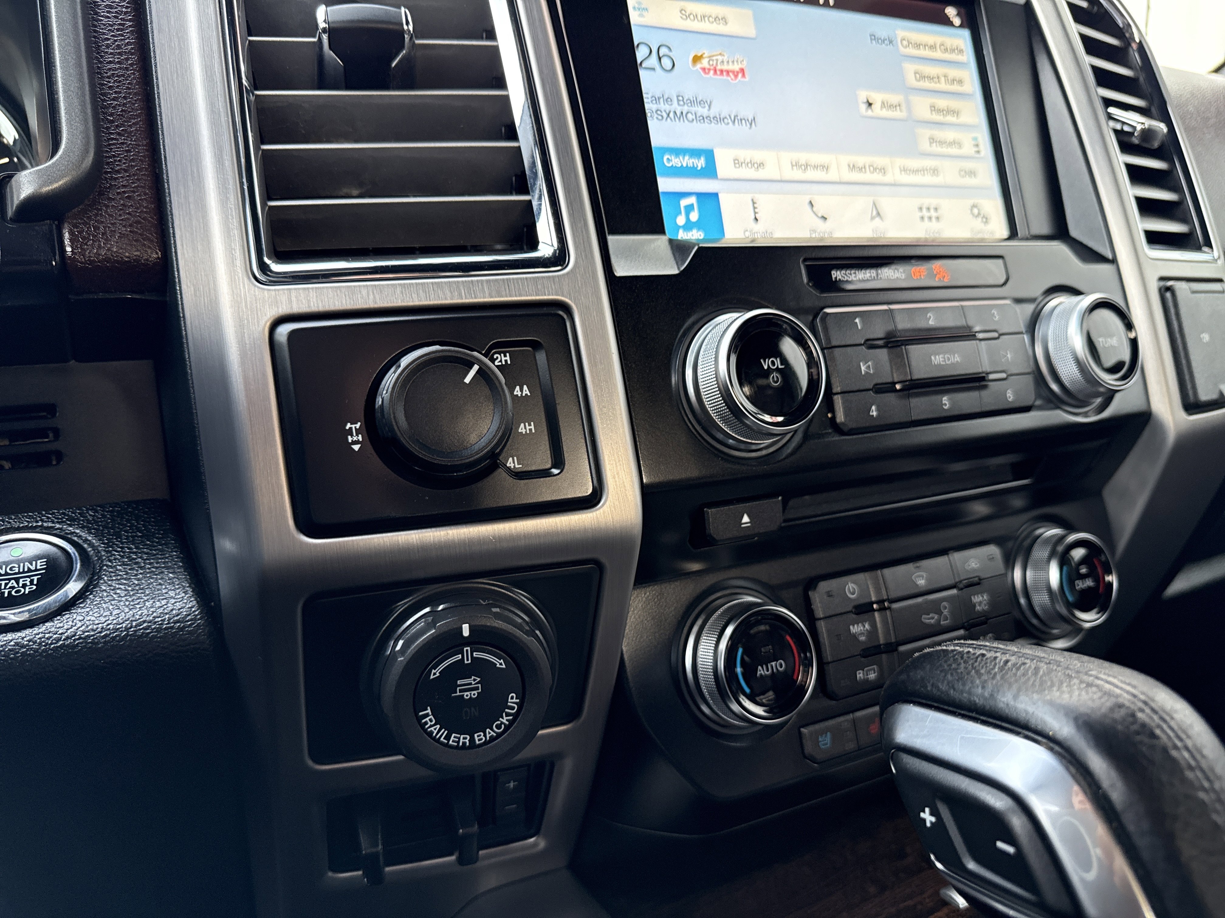 Used 2016 Ford F150 Platinum w/ Equipment Group 701A Luxury image 21