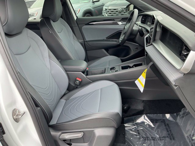 New 2026 Volkswagen Tiguan SE R-Line FWD image 20
