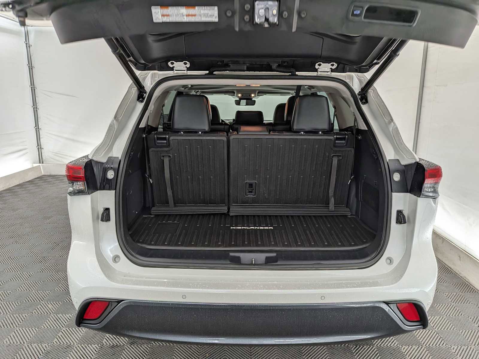 Used 2021 Toyota Highlander Limited image 35