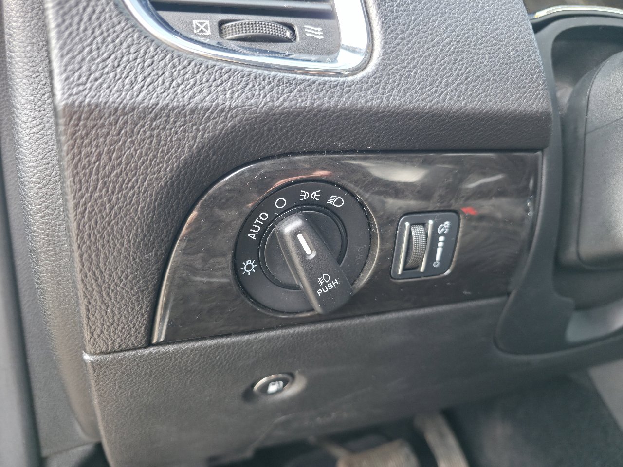 Used 2014 Dodge Durango Citadel w/ Trailer Tow Group IV image 36