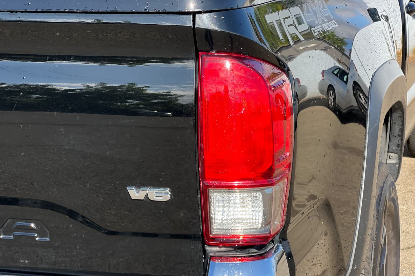 Used 2016 Toyota Tacoma TRD Off-Road w/ Towing Package AWD/4WD image 21