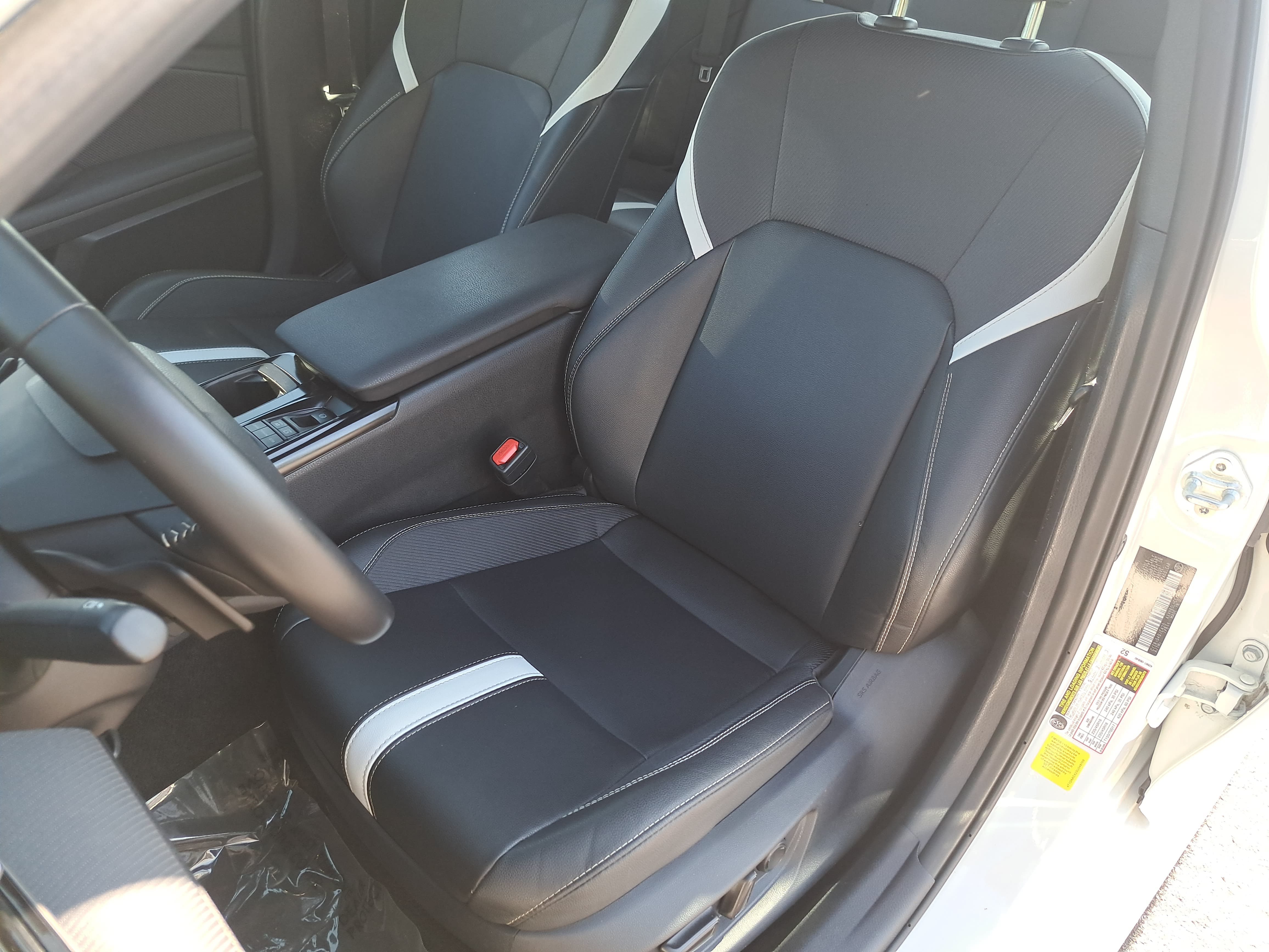 Used 2025 Toyota Camry SE FWD image 15