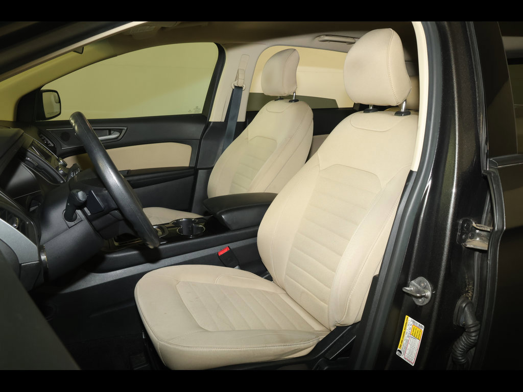 Used 2016 Ford Edge SE FWD image 9