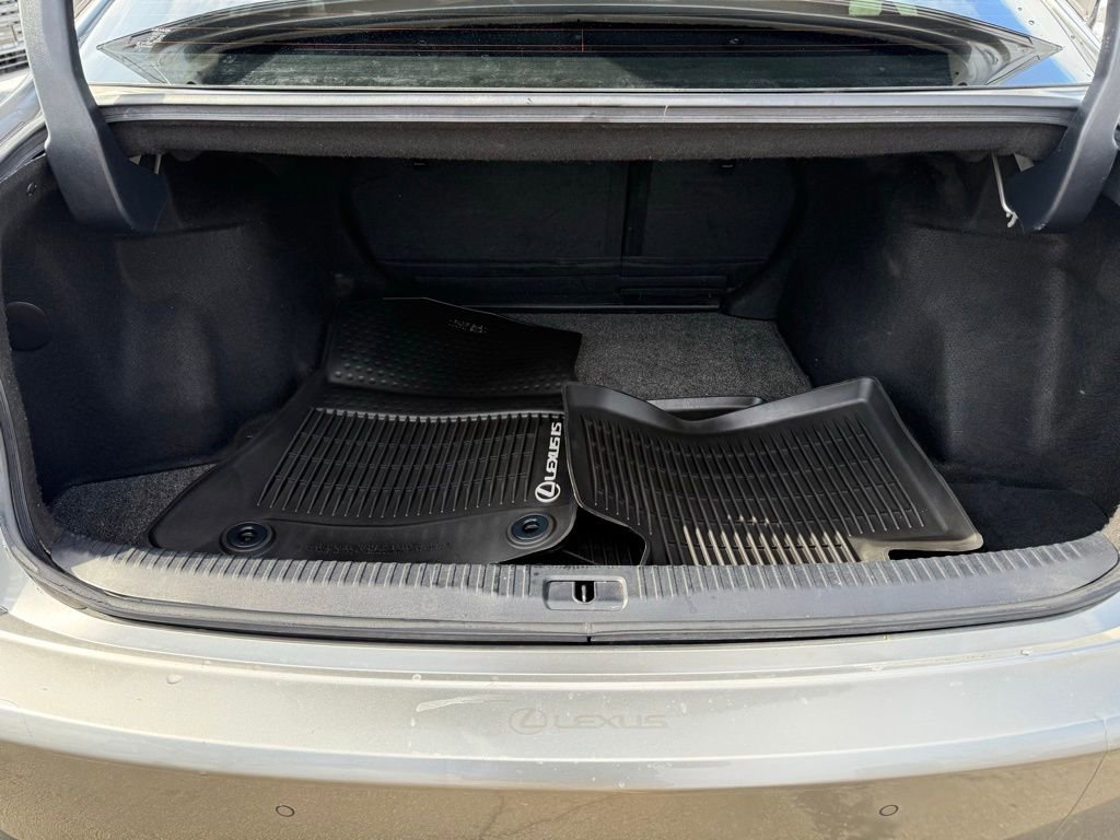 Used 2020 Lexus IS 300 F Sport w/ F Sport Package image 17