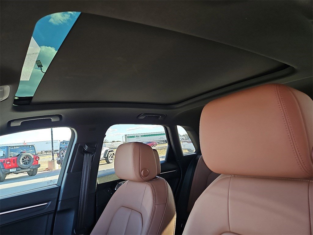 Used 2022 Audi Q3 2.0T Premium w/ Convenience Package image 21