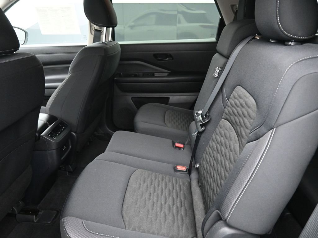 Used 2025 Nissan Pathfinder SV AWD/4WD image 24