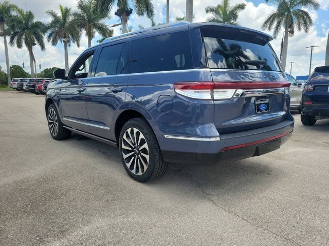 Certified 2023 Lincoln Navigator Reserve AWD/4WD image 4