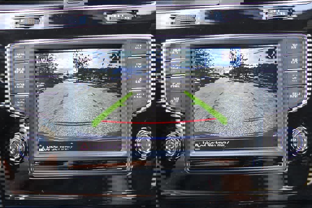 Used 2017 Volkswagen Golf R 4-Door image 19