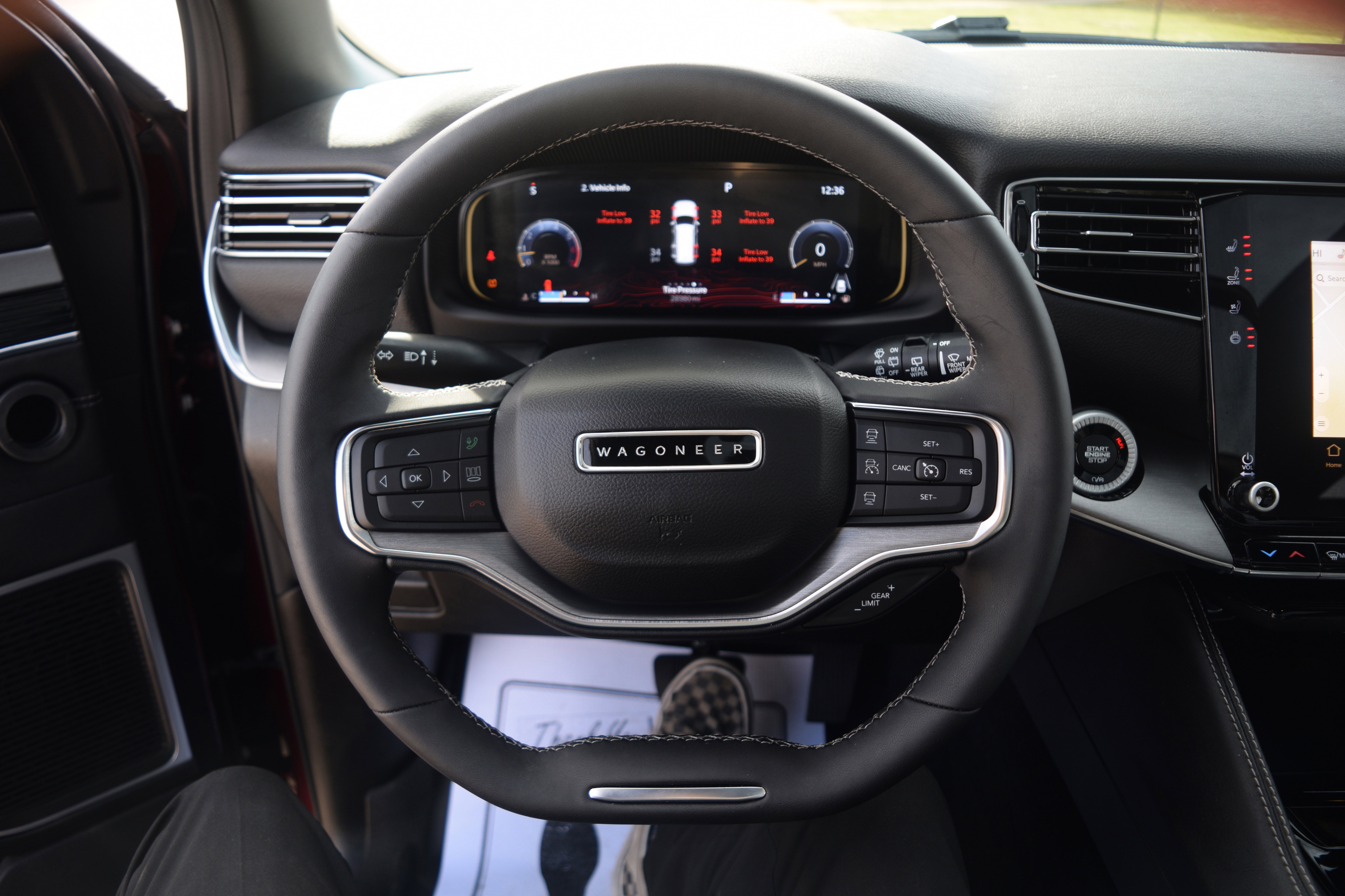 Used 2023 Jeep Wagoneer Series II image 4