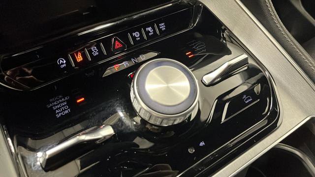 Used 2024 Jeep Wagoneer L Series II w/ Convenience Group I image 27