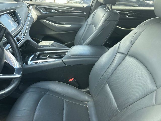 Used 2024 Buick Enclave Essence FWD image 5
