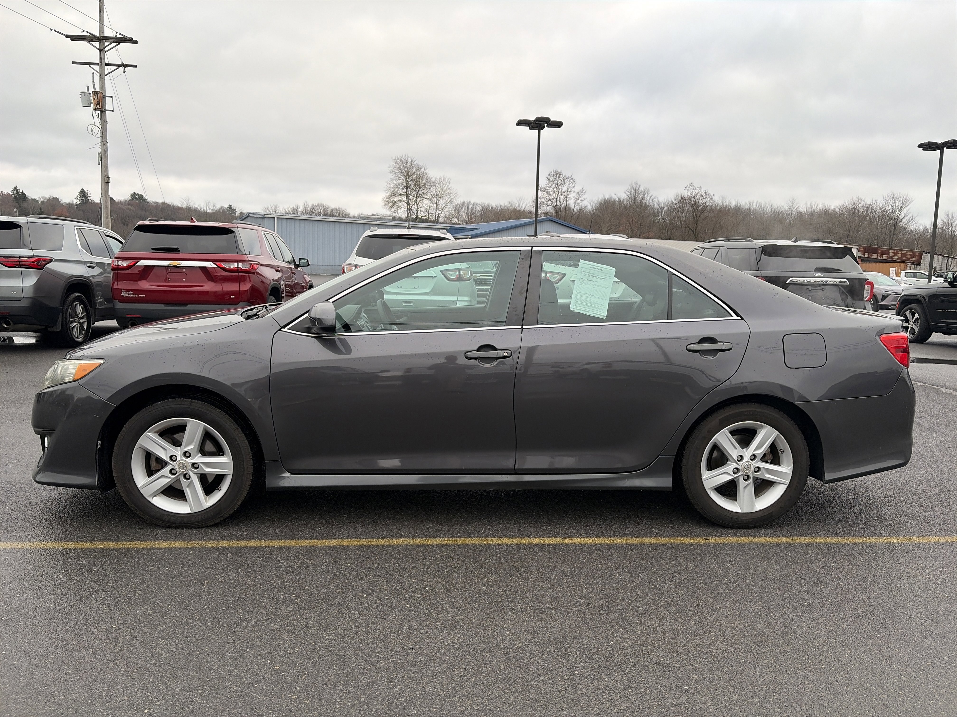 Used 2013 Toyota Camry L image 7