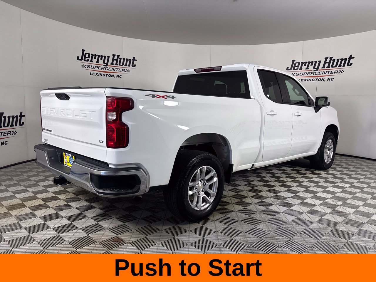 Used 2024 Chevrolet Silverado 1500 LT AWD/4WD image 6