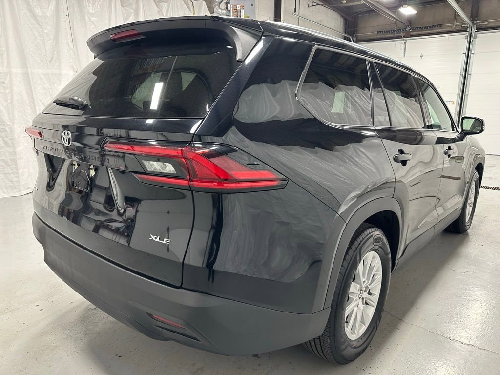 Used 2025 Toyota Grand Highlander AWD image 7