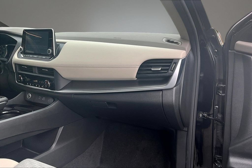 Certified 2023 Nissan Rogue SV AWD/4WD image 26