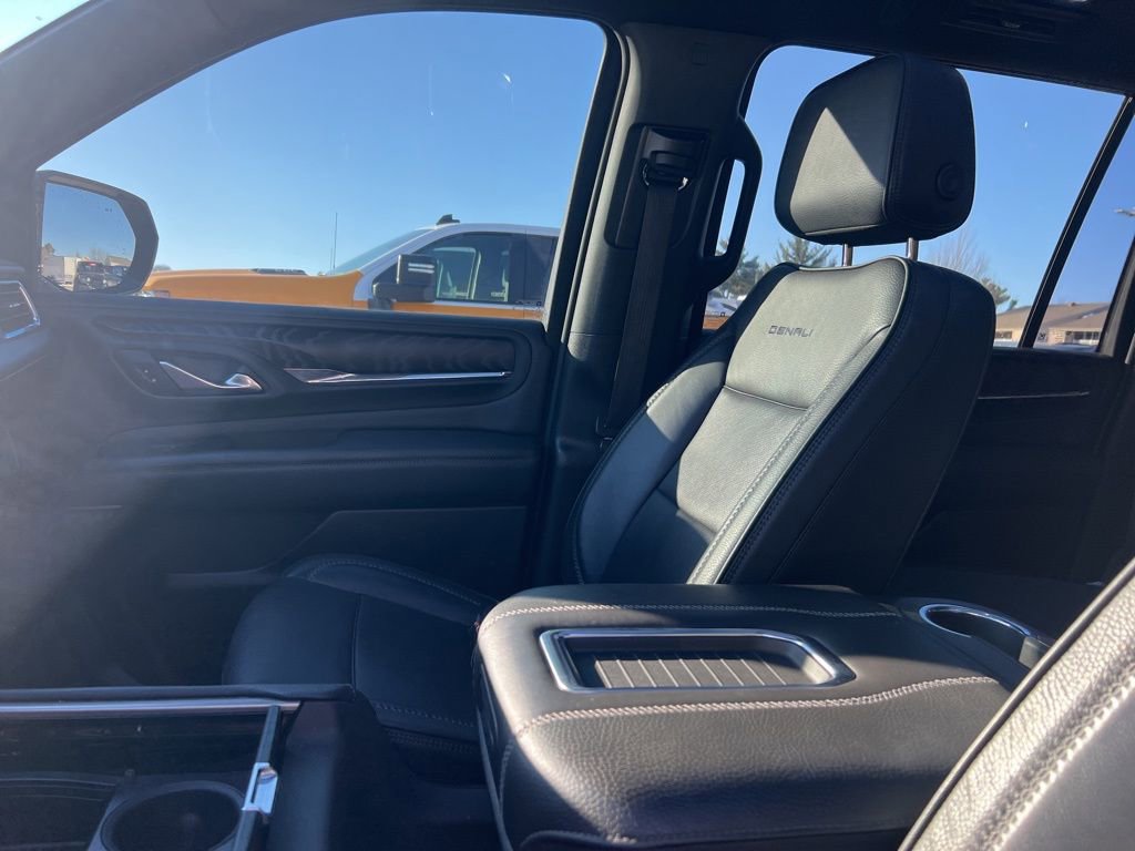 Used 2022 GMC Yukon XL Denali image 26