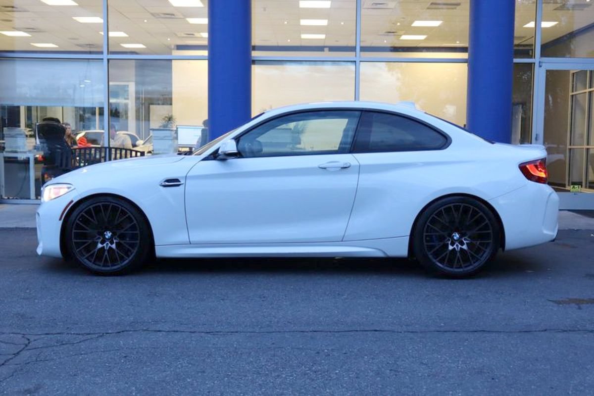 Used 2017 BMW M2 RWD image 2