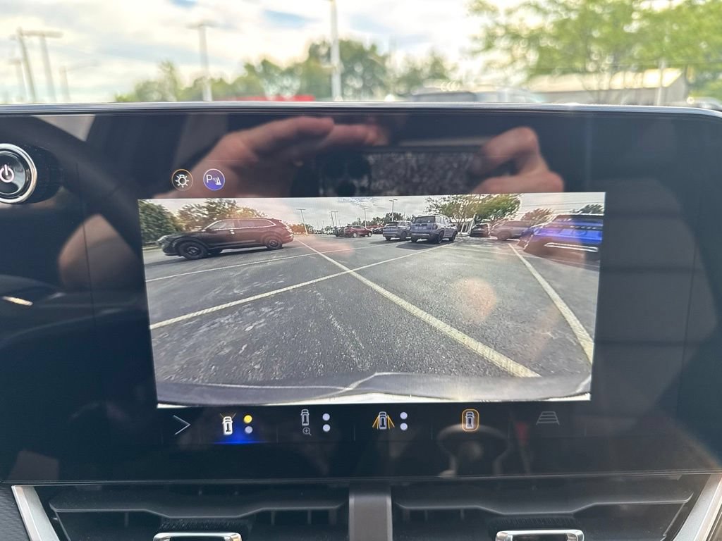 Used 2025 Chevrolet Equinox LT w/ Convenience Package II AWD/4WD image 34