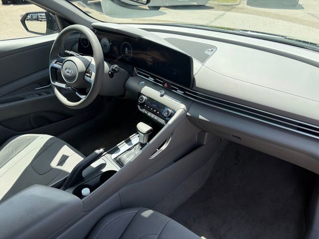 Used 2024 Hyundai Elantra SEL FWD image 4