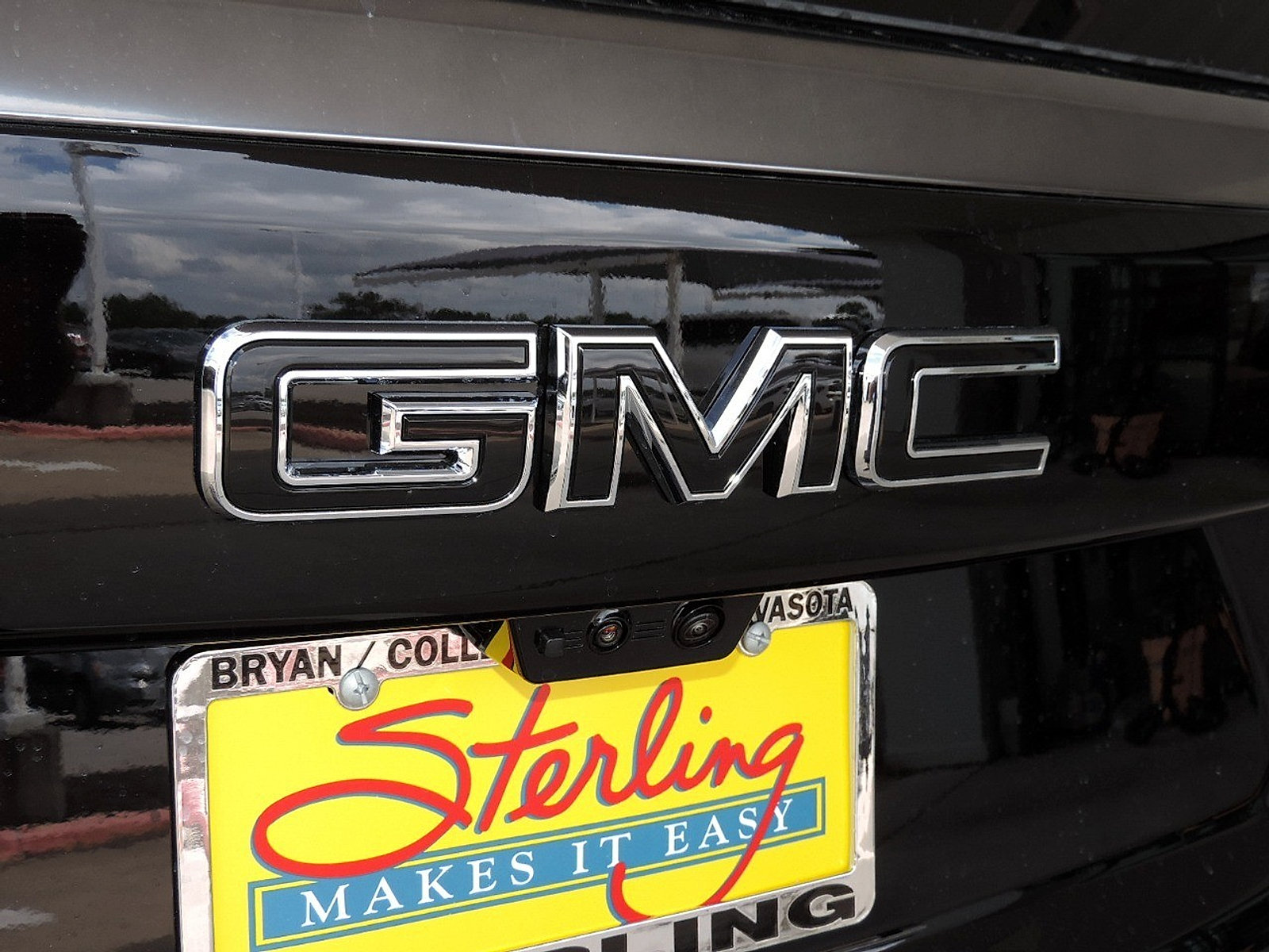 New 2026 GMC Yukon AT4 w/ AT4 Premium Plus Package AWD/4WD image 13