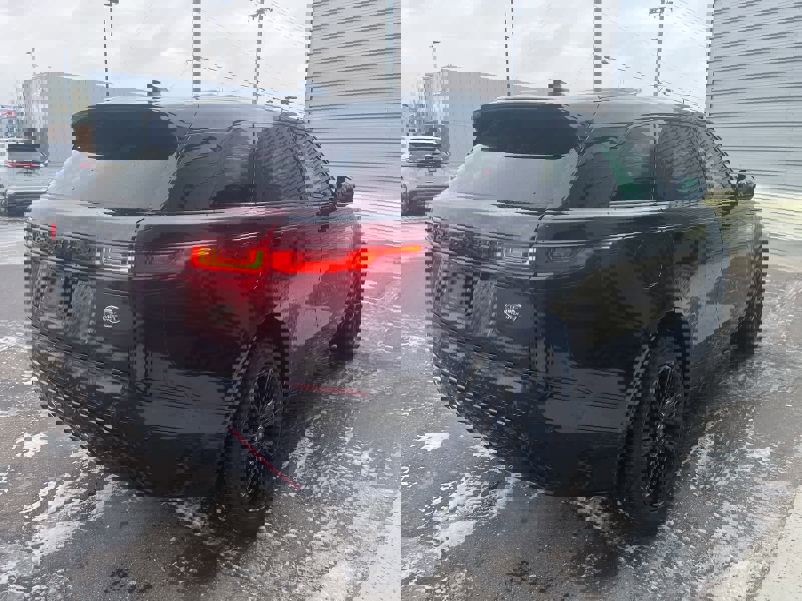 Used 2023 Land Rover Range Rover Velar R-Dynamic S image 5