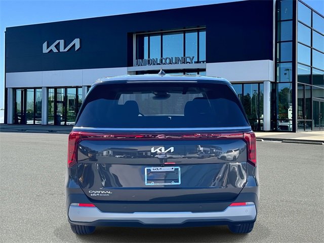 New 2026 Kia Carnival LX image 5