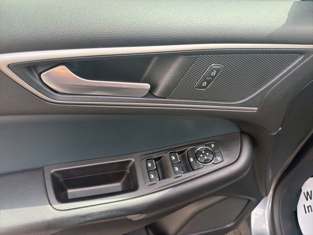 Used 2022 Ford Edge SEL w/ Sport Appearance Package AWD/4WD image 18