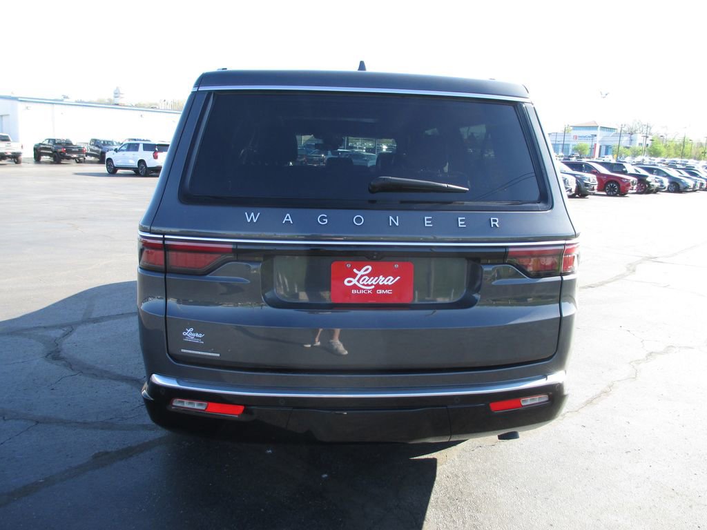 Used 2023 Jeep Wagoneer L 4WD w/ Premium Group I image 6