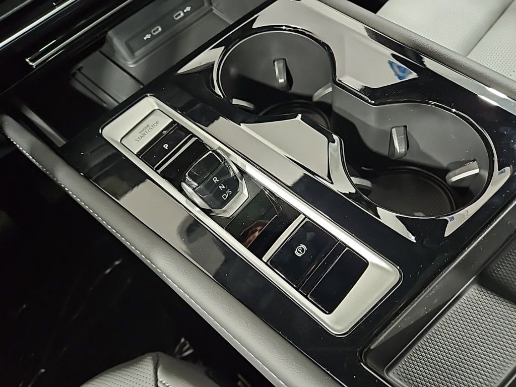 New 2025 Volkswagen Atlas Cross Sport SEL image 24
