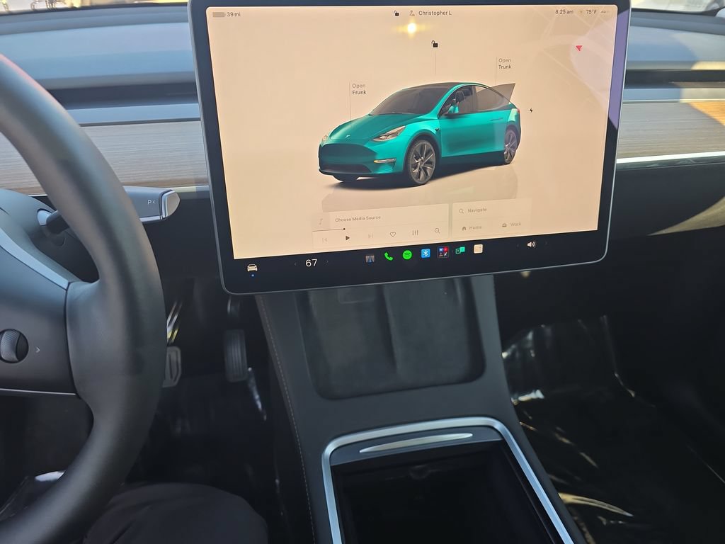 Used 2025 Tesla Model Y Long Range RWD image 12