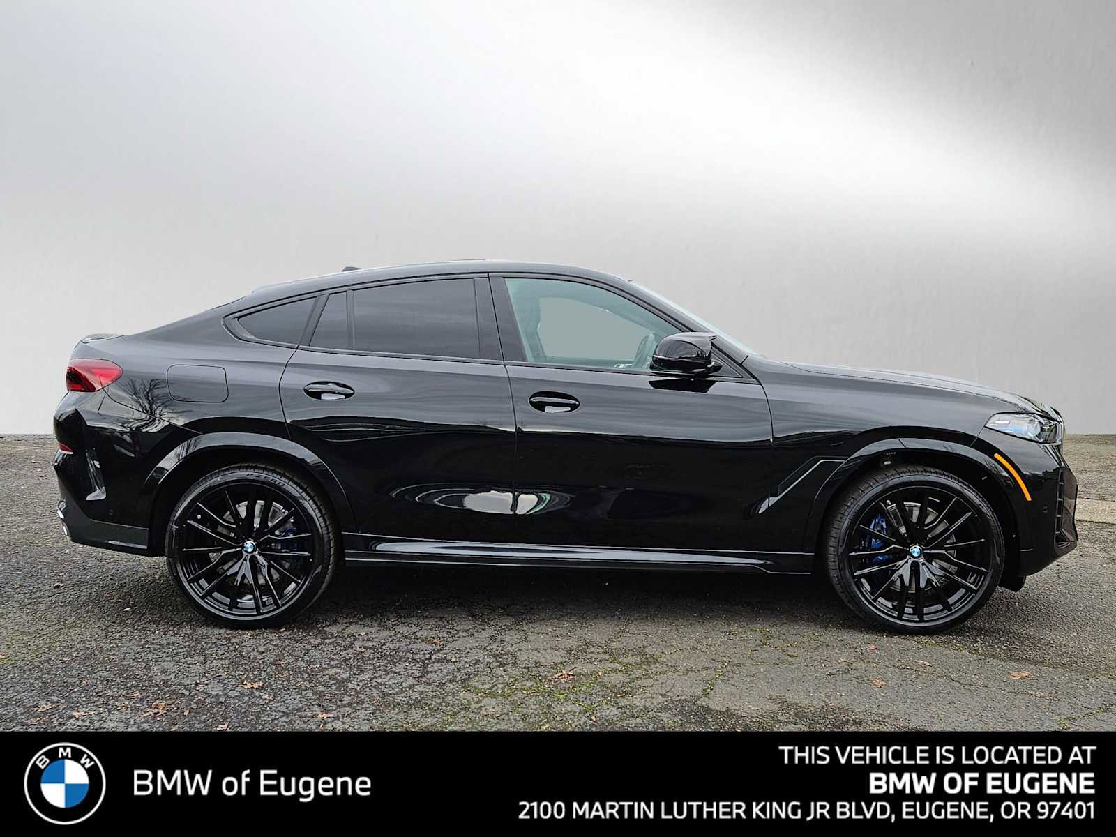 New 2026 BMW X6 M60i w/ Parking Assistance Package image 2