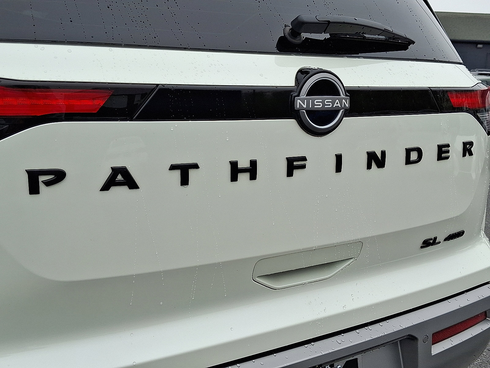 Certified 2023 Nissan Pathfinder SL w/ Black Appearance Package AWD/4WD image 34