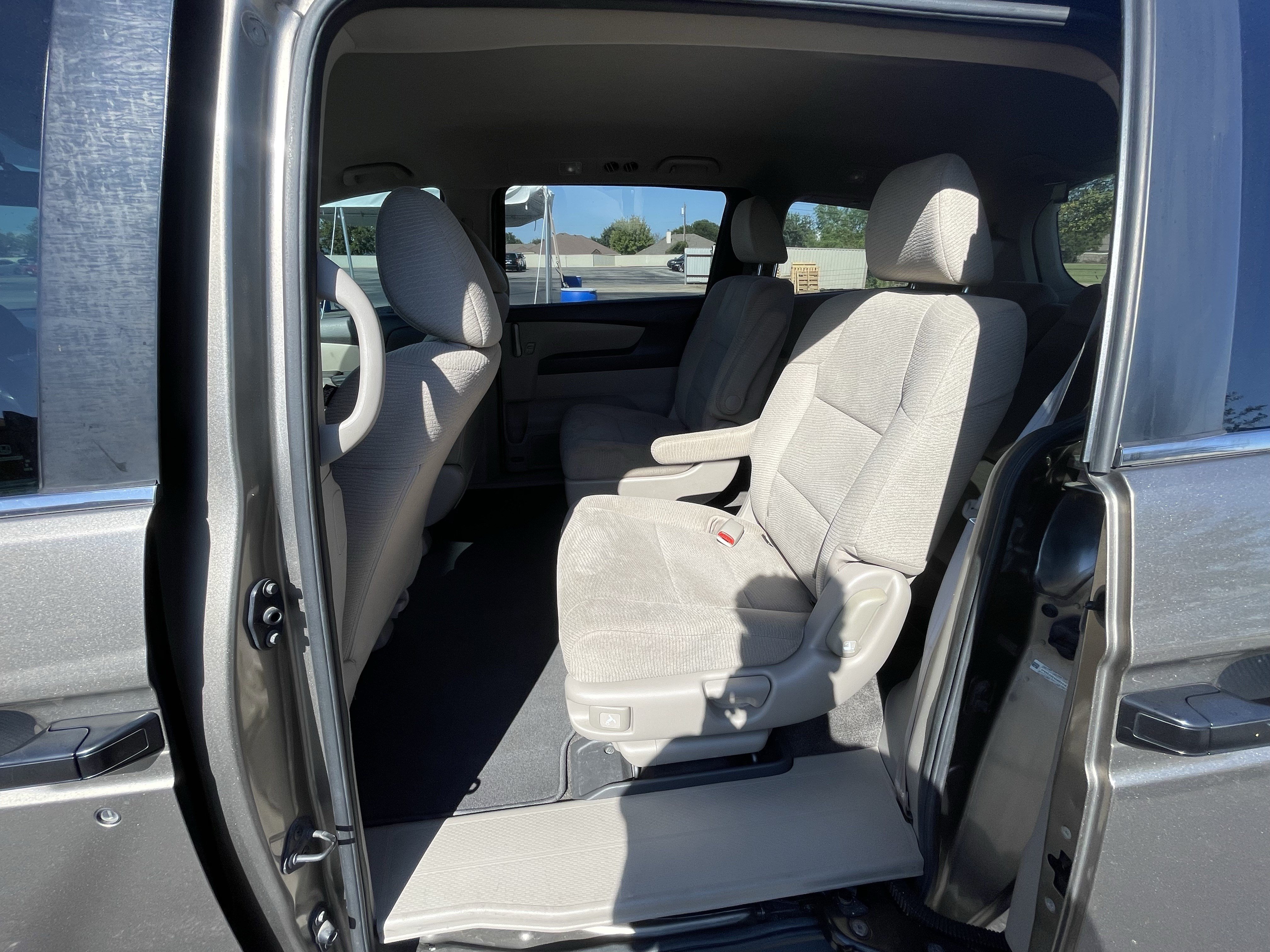 Used 2013 Honda Odyssey LX image 14